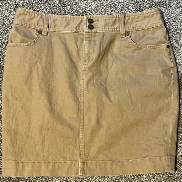 Chaps Khaki Skirt - Picture 1 of 6
